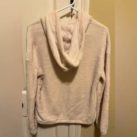 Lauren Conrad Cream Fleece w/ Hood. Size Small - Picture 3 of 8